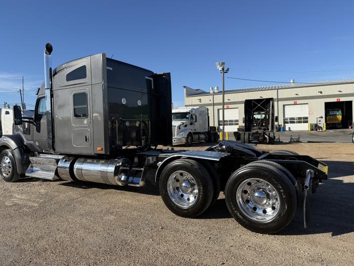 2022 Kenworth W990-41