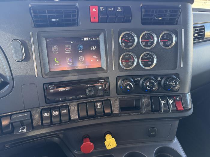 2022 Kenworth W990-49