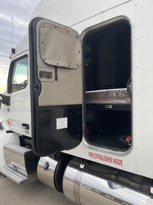 2022 Peterbilt 579-3