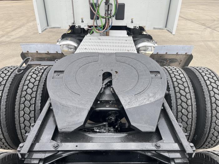 2022 Peterbilt 579-5