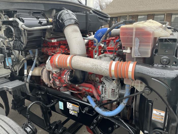 2022 Peterbilt 579-8