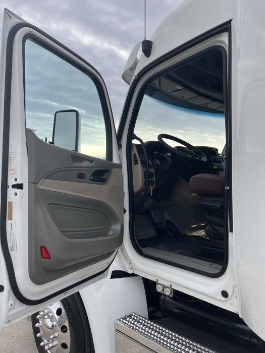 2022 Peterbilt 579-10