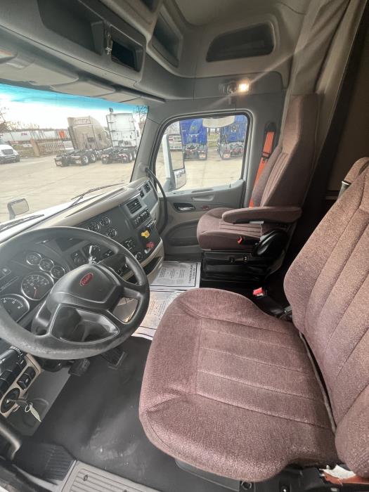 2022 Peterbilt 579-11