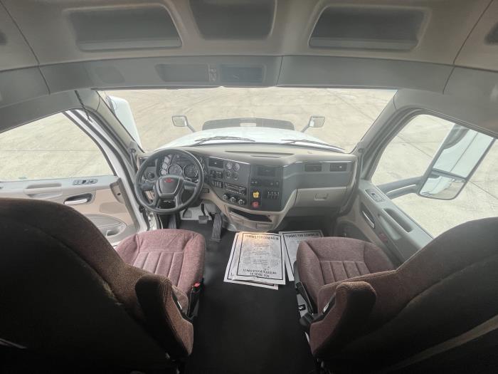 2022 Peterbilt 579-16