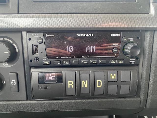 2023 Volvo VNR64T400-19