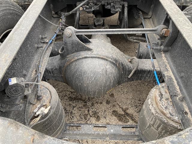 2023 Volvo VNR64T400-6