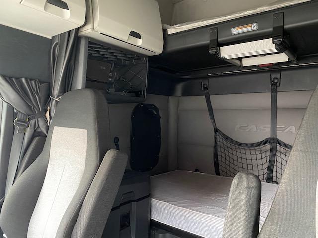 2020 Freightliner Cascadia-21