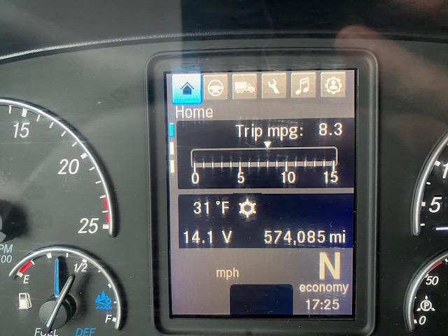 2020 Freightliner Cascadia-24