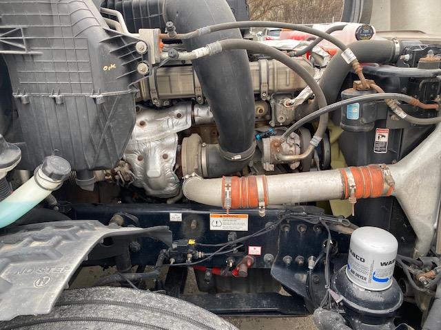 2020 Freightliner Cascadia-11