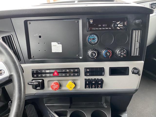 2020 Freightliner Cascadia-18