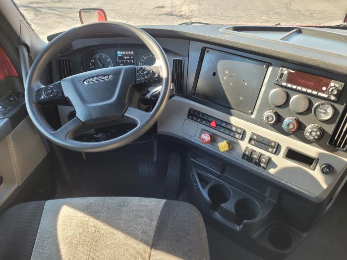 2022 Freightliner Cascadia-11