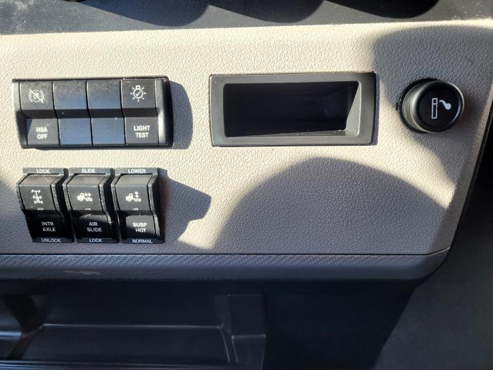 2022 Freightliner Cascadia-17