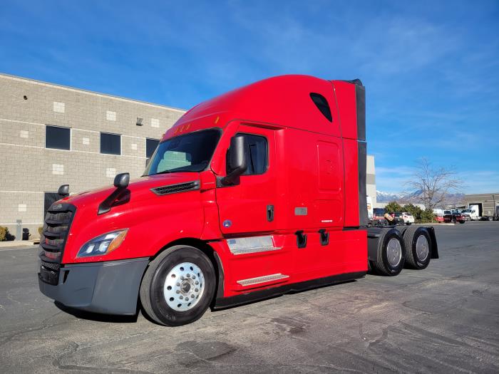 2022 Freightliner Cascadia-1