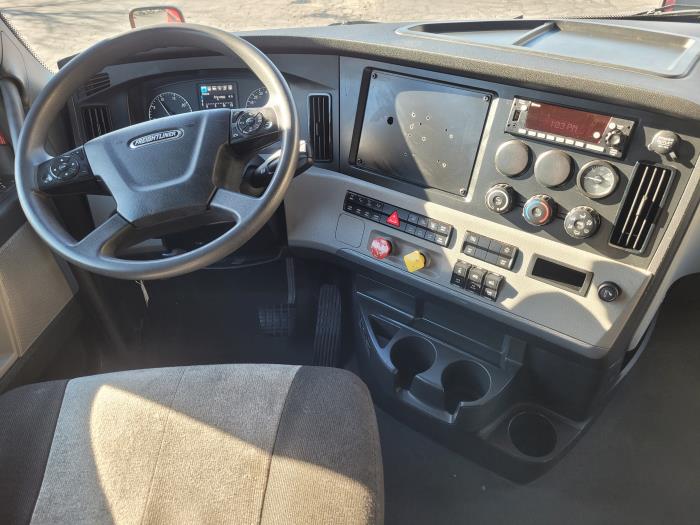 2022 Freightliner Cascadia-11