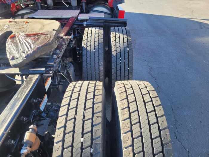 2022 Freightliner Cascadia-10