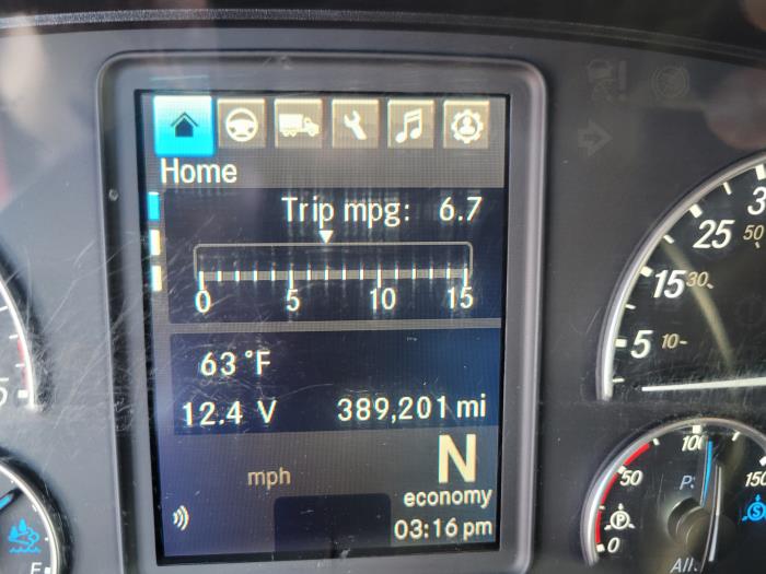 2022 Freightliner Cascadia-12