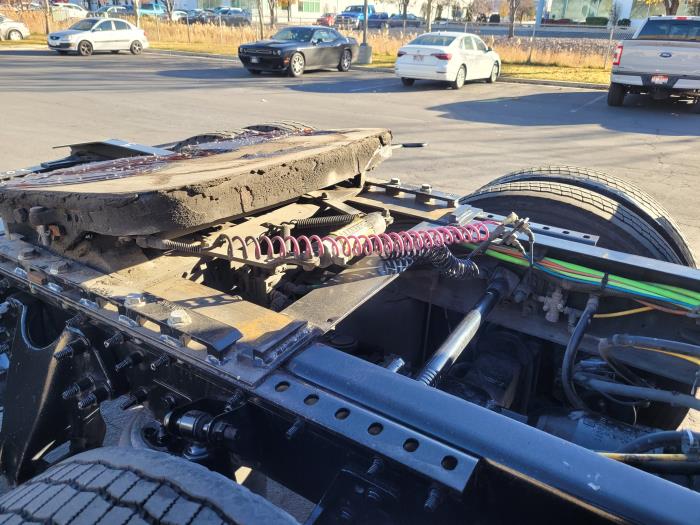 2022 International LT625-5