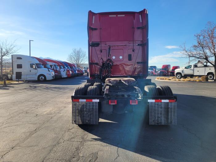 2022 International LT625-4