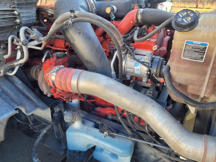 2022 International LT625-8