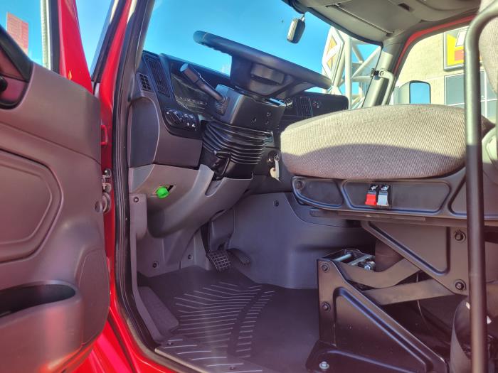 2022 International LT625-12