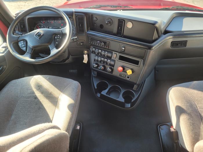 2022 International LT625-27