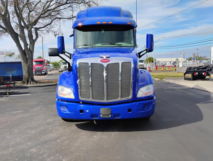 2022 Peterbilt 579-1