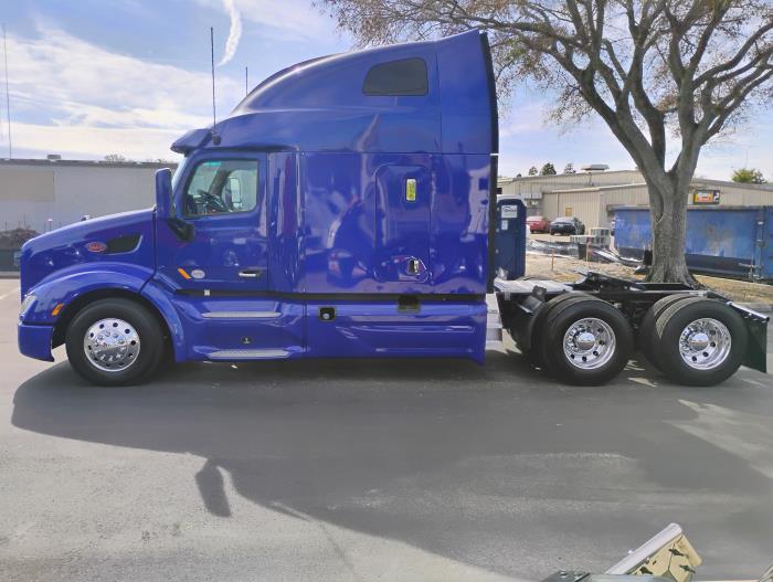 2022 Peterbilt 579-3
