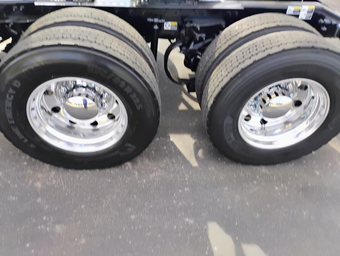 2022 Peterbilt 579-4