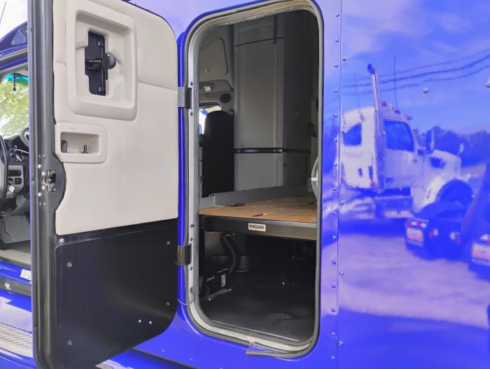 2022 Peterbilt 579-16