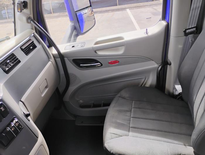 2022 Peterbilt 579-23