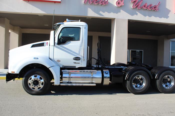 2023 Kenworth T880-2