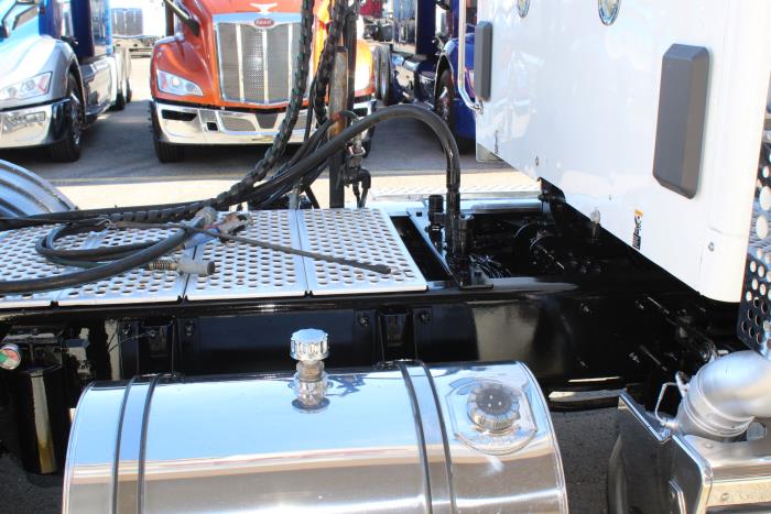 2023 Kenworth T880-8