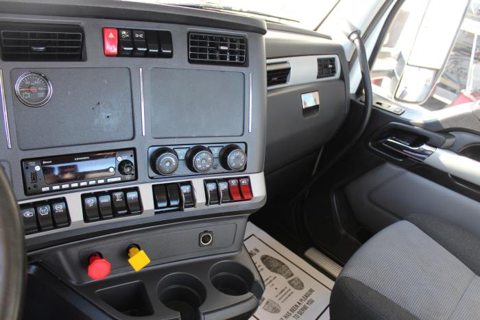 2023 Kenworth T880-13