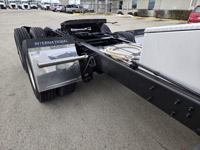 2022 International LT625-14