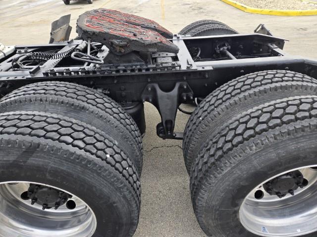 2022 International LT625-17