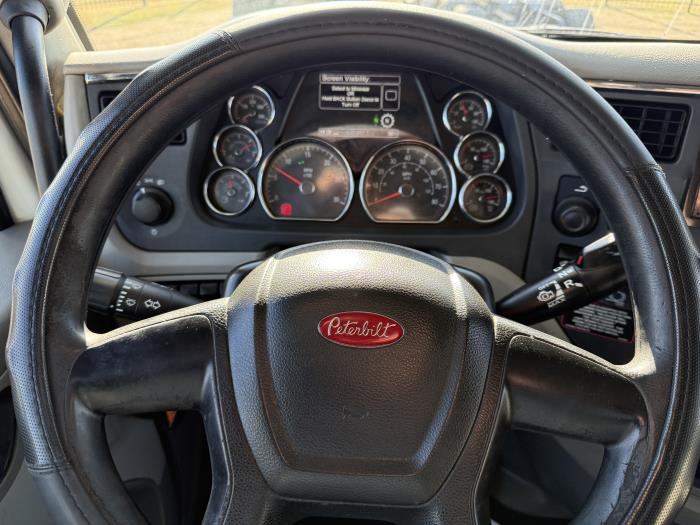 2020 Peterbilt 579-3