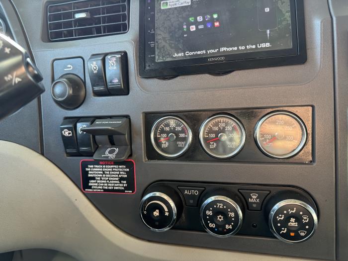 2020 Peterbilt 579-6