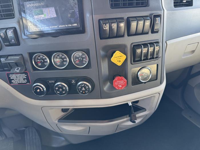 2020 Peterbilt 579-9
