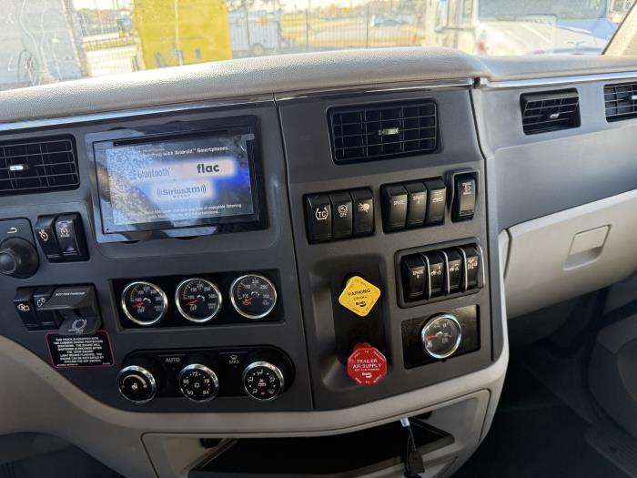 2020 Peterbilt 579-10