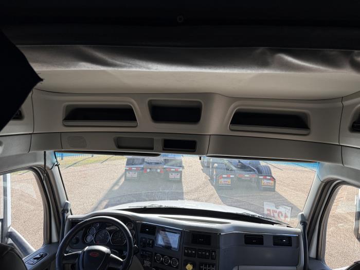 2020 Peterbilt 579-16