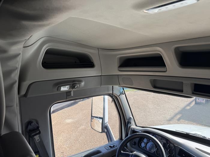 2020 Peterbilt 579-17