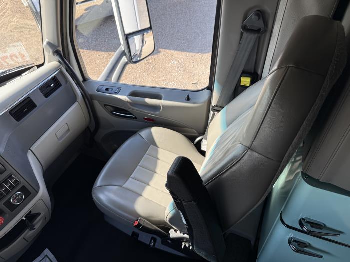 2020 Peterbilt 579-19