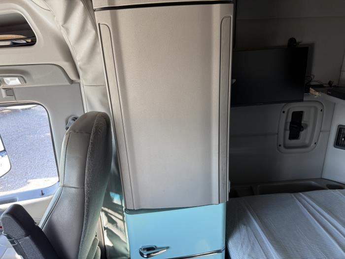 2020 Peterbilt 579-20