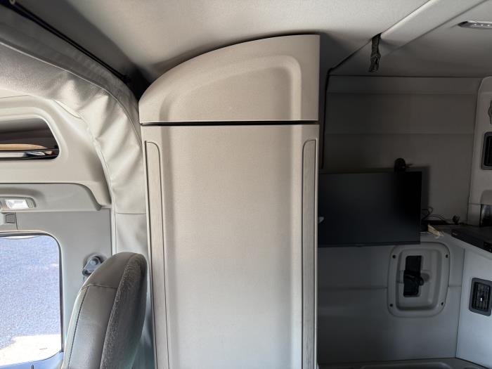 2020 Peterbilt 579-21