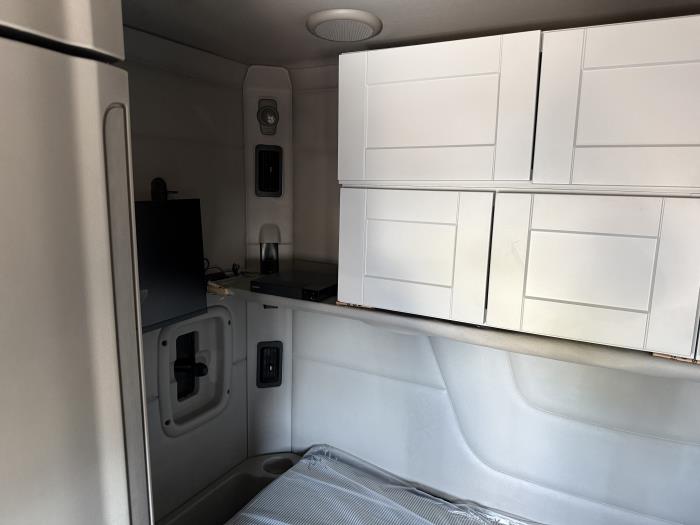 2020 Peterbilt 579-23