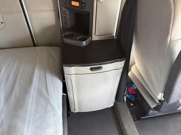 2020 Peterbilt 579-28