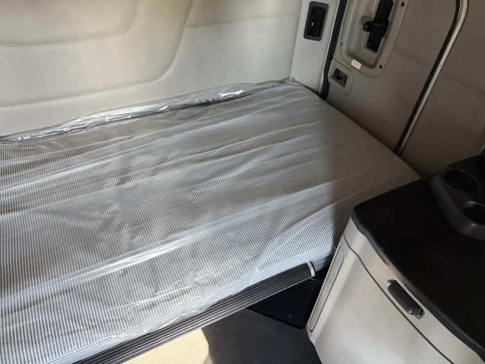 2020 Peterbilt 579-31