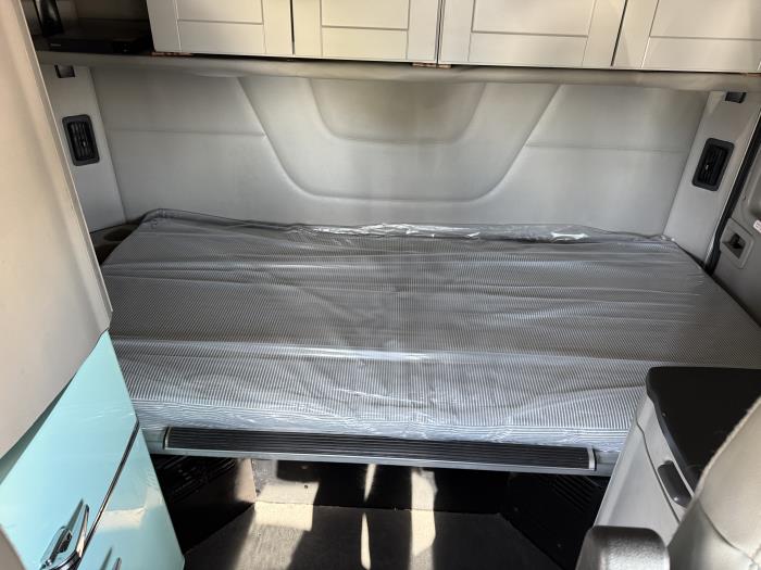 2020 Peterbilt 579-32