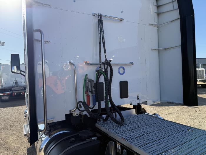 2020 Peterbilt 579-76