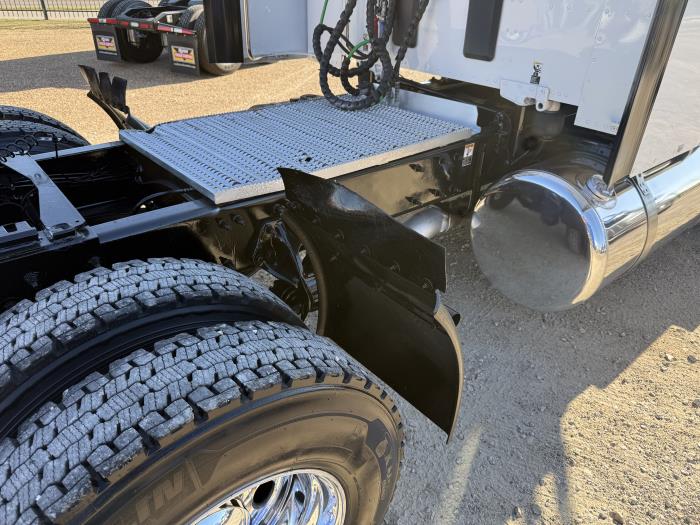 2020 Peterbilt 579-78